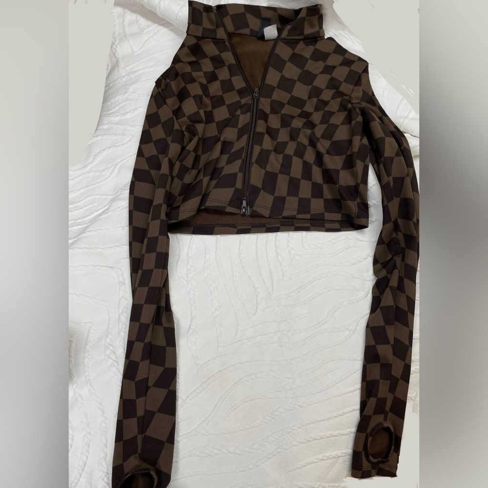 H&M Brown Checkered Long-Sleeve Zip-Front Crop Top